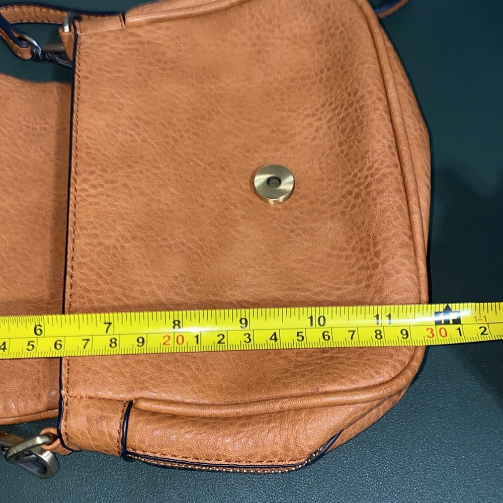 🐛Stylish Tan Women's Purse with lots of pockets! - Picture 13 of 14